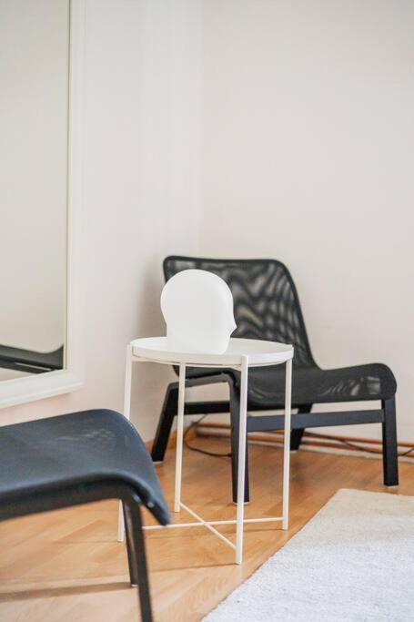 Zentrale Wohnung Fuer Entdecker Wenen Buitenkant foto