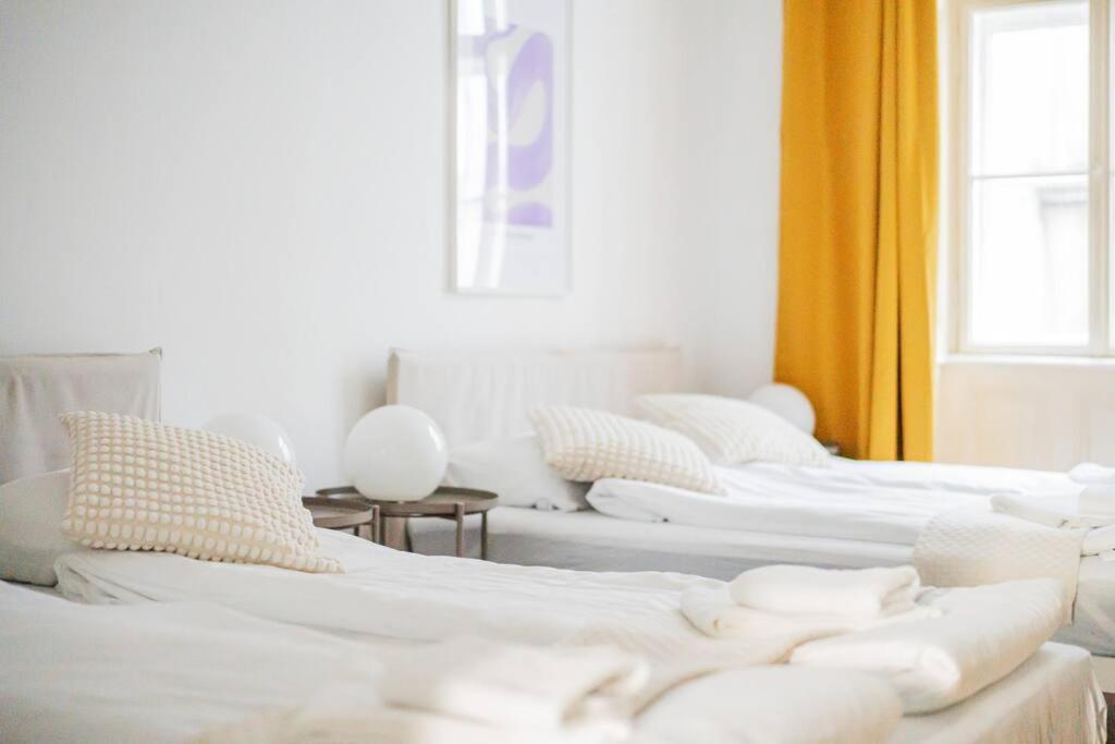 Zentrale Wohnung Fuer Entdecker Wenen Buitenkant foto